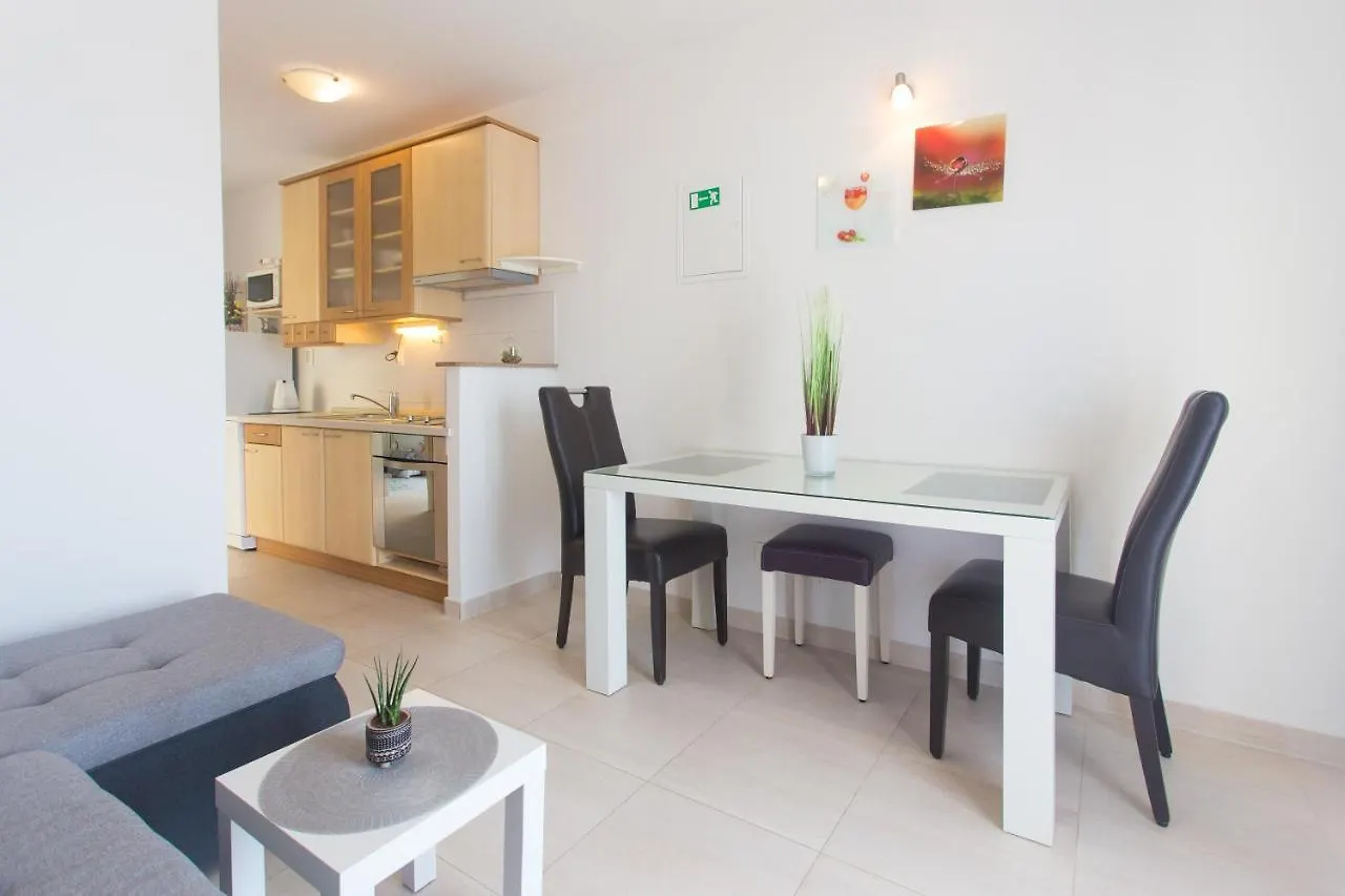 Apartments Bandic - 30 Meters To The Beach Trogir