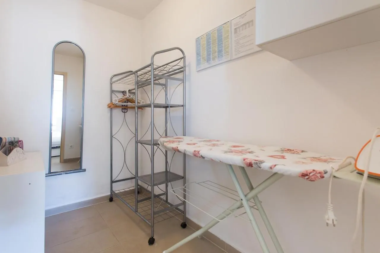 Apartments Bandic - 30 Meters To The Beach Trogir